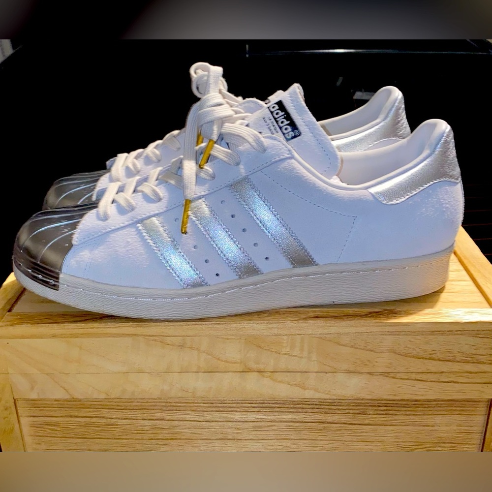 Adidas Chrome shell toe. Sneakers size 11&1/2